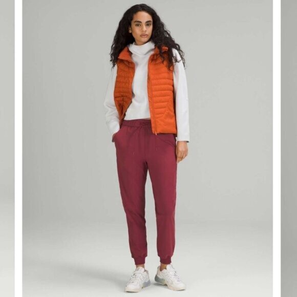 Lululemon Stretch High-Rise Jogger in Mulled Wine - 8 - Picture 1 of 9